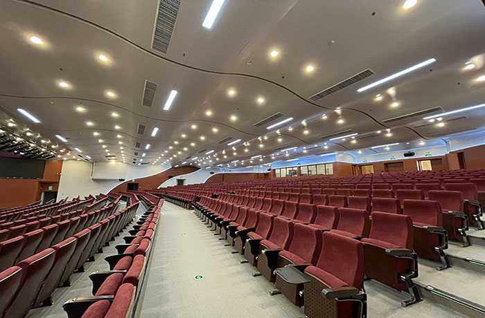 SCHOOL700460.jpg
